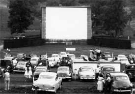汽车电影院在1952年变得越来越流行